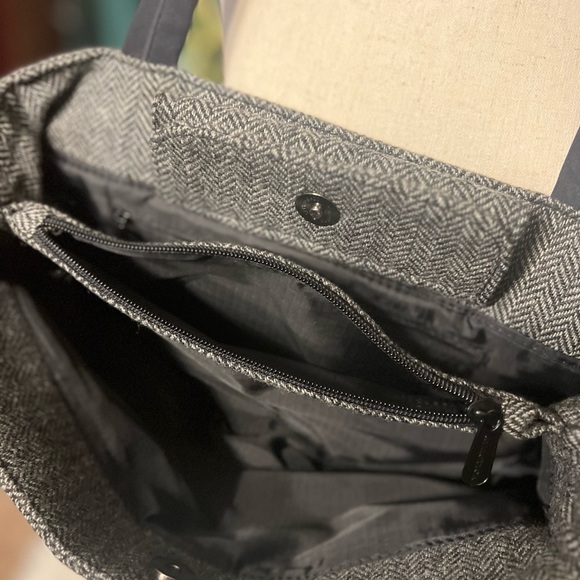 NWOT Kenneth Cole Reaction Tweed Shoulder Bag - Picture 8 of 11